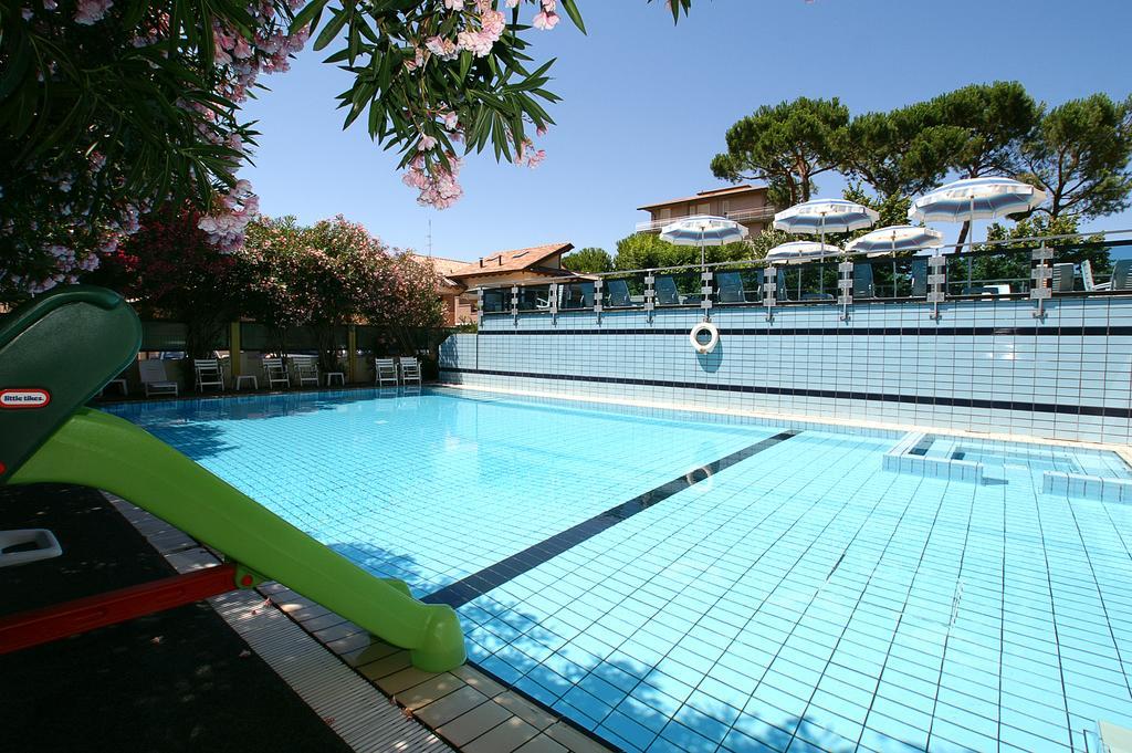 Hotel Antares Cervia Exterior photo
